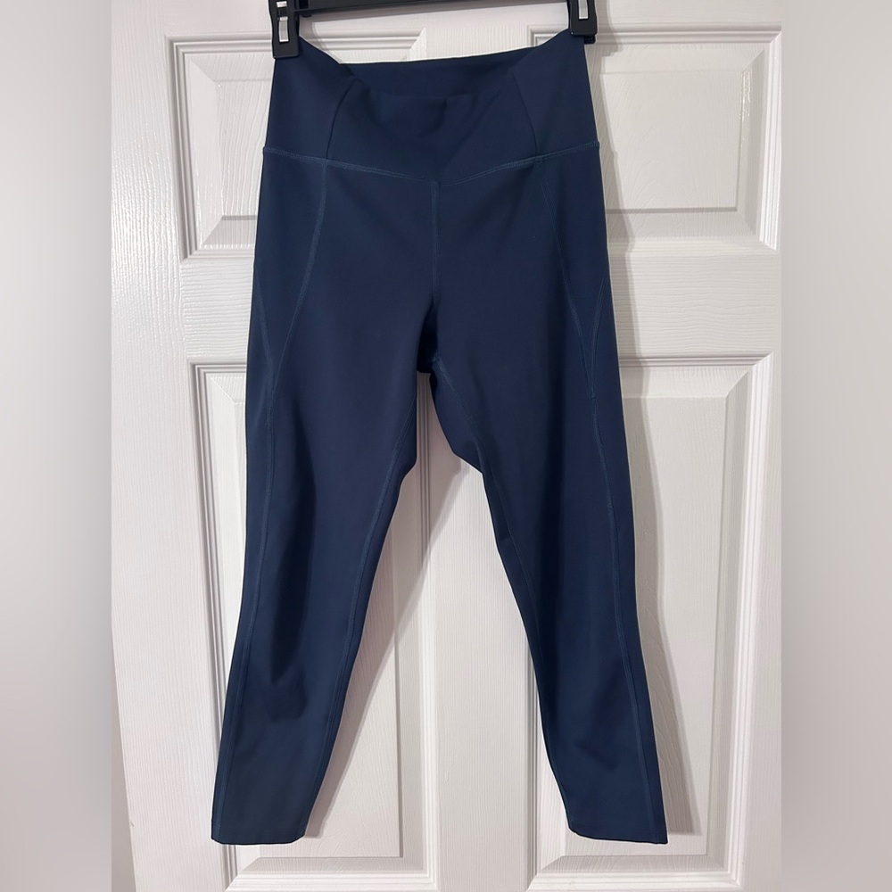 Girlfriend Collective High Waist 7/8 Leggings Navy Blue
Crop Cropped Small